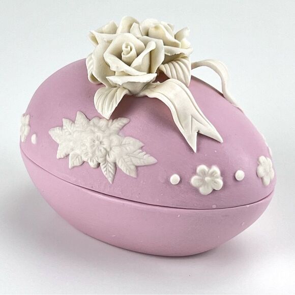 Vintage Porcelain Easter Pink Egg Trinket Box - Picture 1 of 14